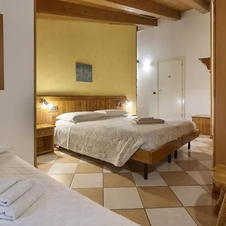 Gasthuis Casa Hellen 3*