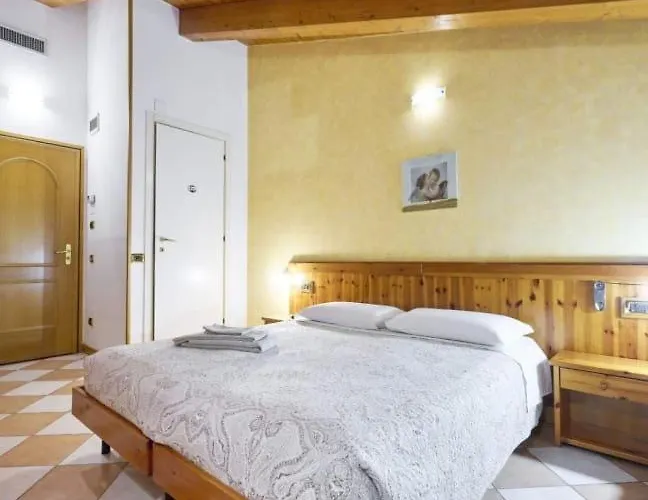 Casa Hellen 3*